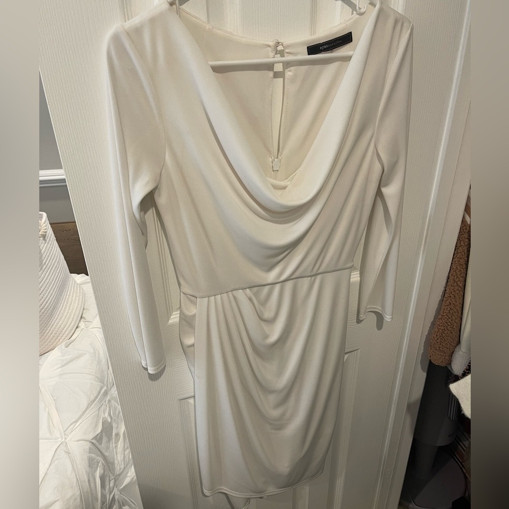 Beautiful BCBGMaxAzria sleeved mini dress! Size XS